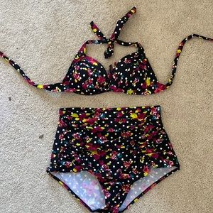 Bikini high-waisted, floral, flattering